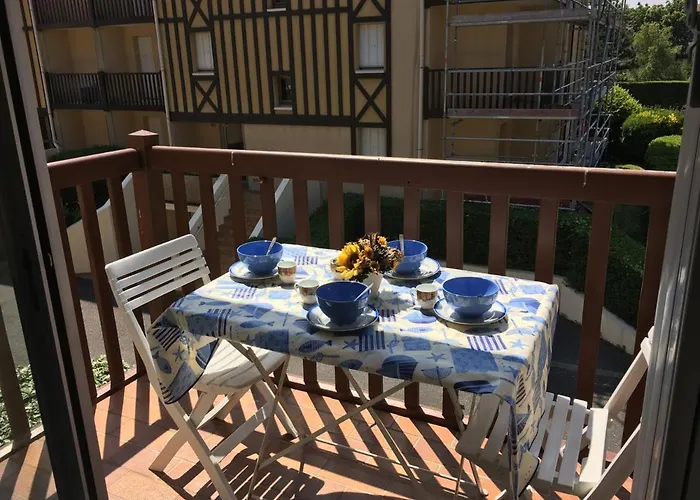 2 Pieces A - Proche Et Centre-ville, Balcon Et Parking Prive - Fr-1-487-300