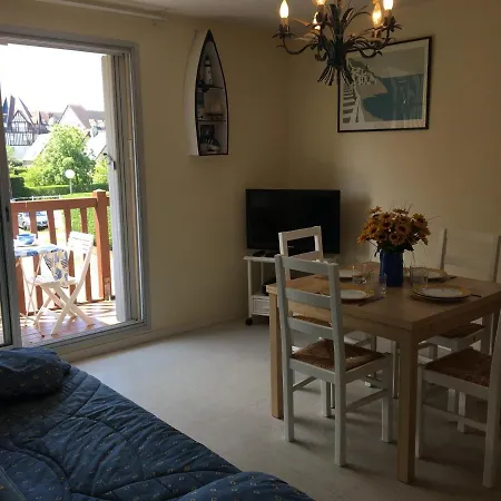 Apartamento 2 Pièces à - Proche Et Centre-ville, Balcon Et Parking Privé - Fr-1-487-300 Cabourg
