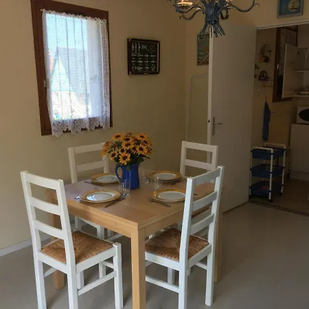 Apartamento 2 Pièces à - Proche Et Centre-ville, Balcon Et Parking Privé - Fr-1-487-300 *