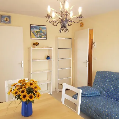 2 Pièces à - Proche Et Centre-ville, Balcon Et Parking Privé - Fr-1-487-300 Cabourg