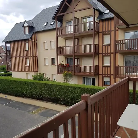 Apartment 2 Pieces A - Proche Et Centre-ville, Balcon Et Parking Prive - Fr-1-487-300 Cabourg