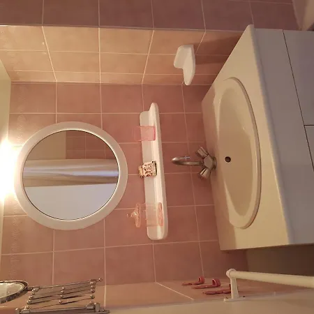 2 Pieces A - Proche Et Centre-ville, Balcon Et Parking Prive - Fr-1-487-300 * Cabourg