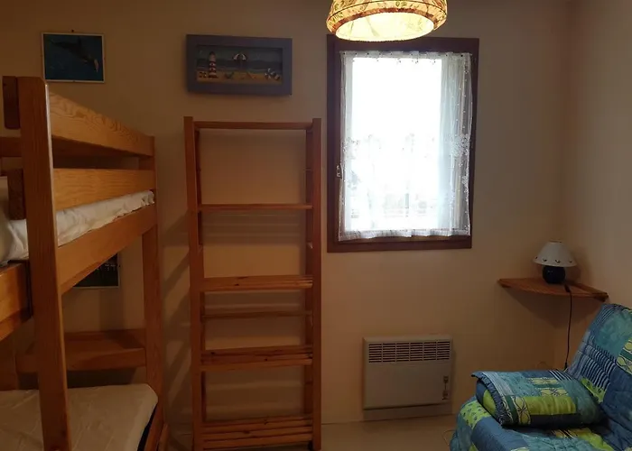 2 Pièces à - Proche Et Centre-ville, Balcon Et Parking Privé - Fr-1-487-300 *